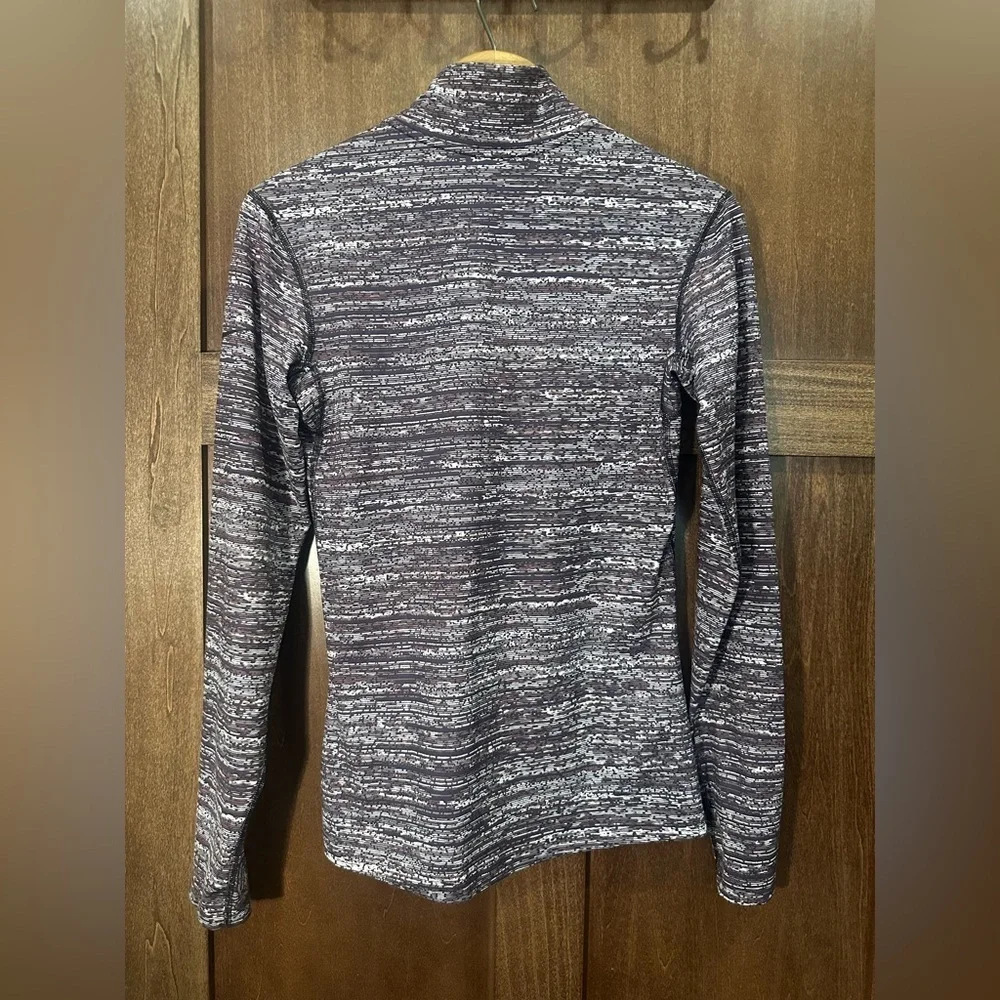 Nike Women's Gray and Black Long Sleeve Dri-Fit Shirt